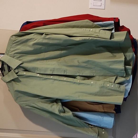 (BUNDLE) Medium button ups and sweater - Picture 9 of 13